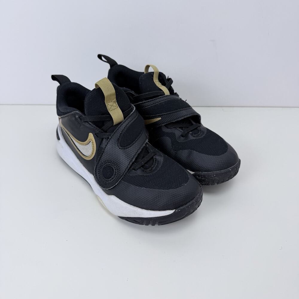 Nike Team Hustle D 11 PS Boys Shoes Size 2 Color: Black/Metallic Gold/White